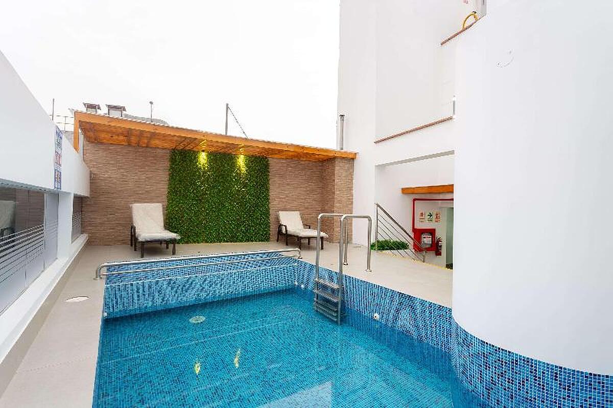 HOWARD JOHNSON BY WYNDHAM LIMA MIRAFLORES LARCO