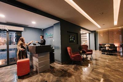 پییرلس ویلاز