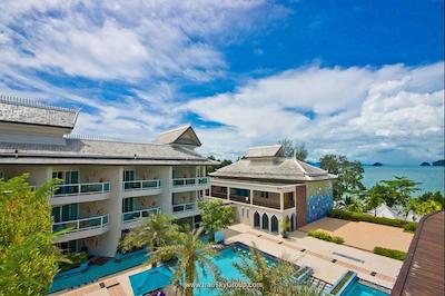 انیاوی توبکاک بیچ ریزورت