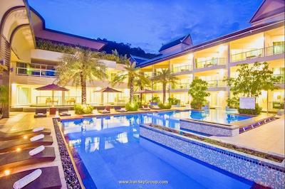 انیاوی توبکاک بیچ ریزورت