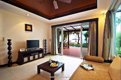 انیاوی توبکاک بیچ ریزورت