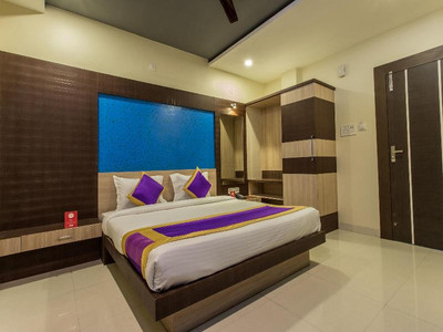 Oyo 9944 Hotel Malwa Inn