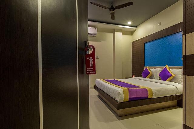 Oyo 9944 Hotel Malwa Inn