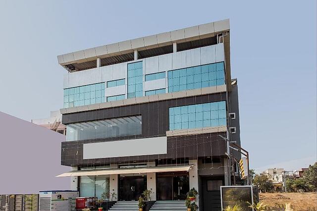Oyo 9944 Hotel Malwa Inn