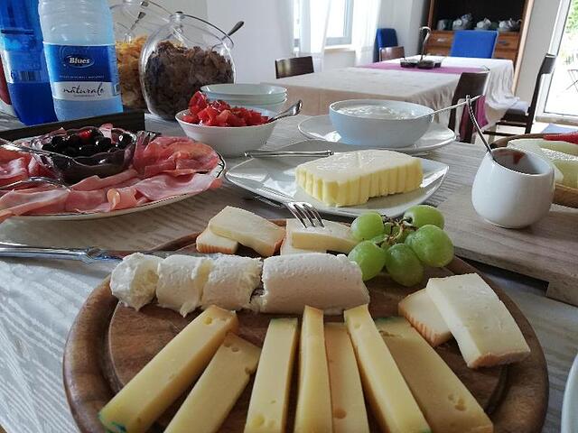 Lisander Bed Breakfast