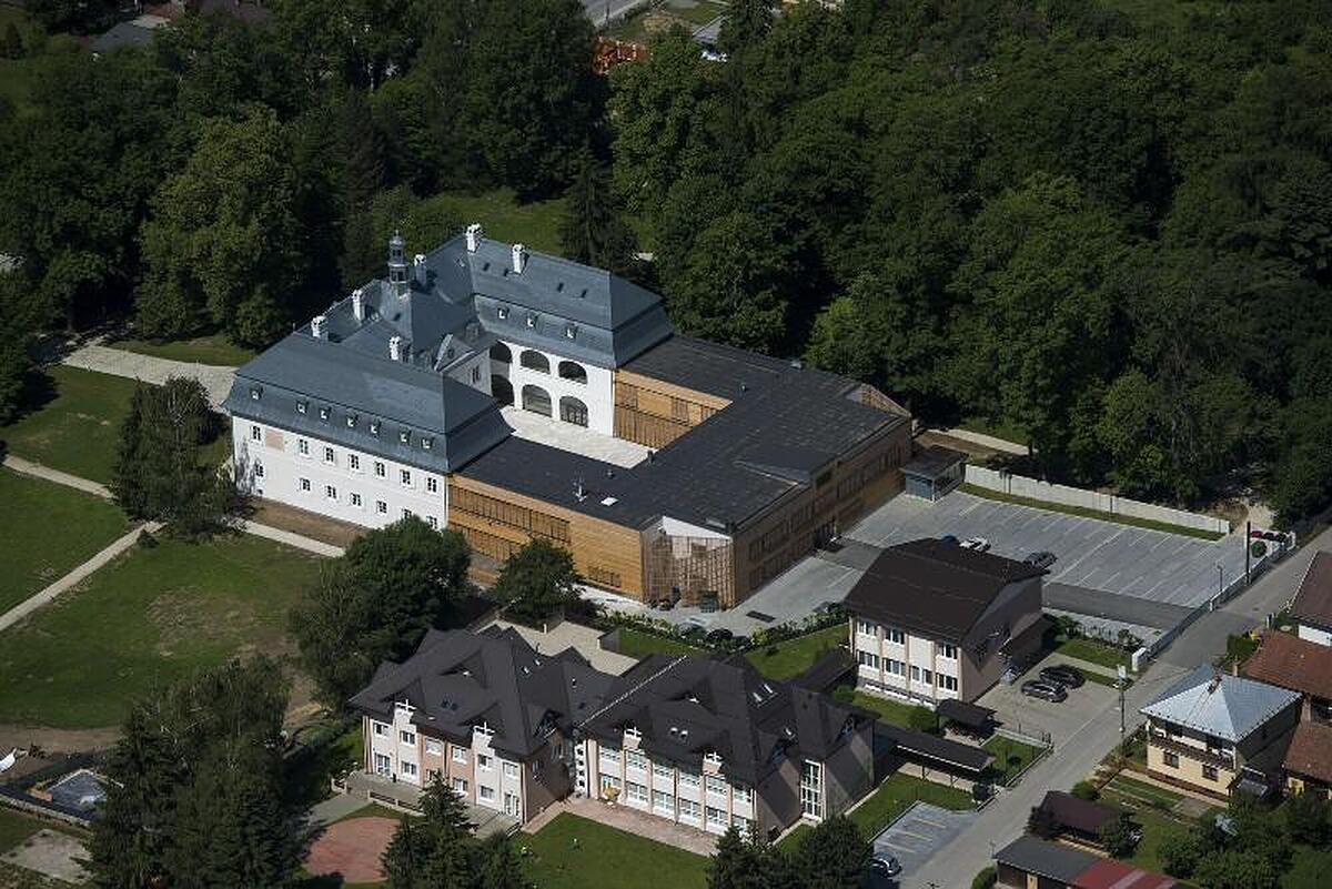 Hotel Cha Teau Gbelany