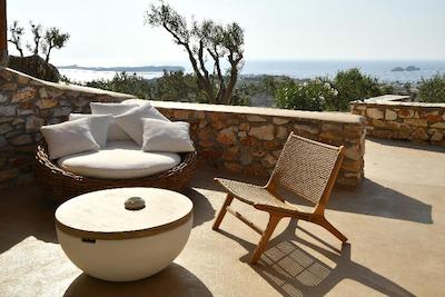 MYTHIC EXCLUSIVE RETREAT