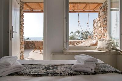 MYTHIC EXCLUSIVE RETREAT