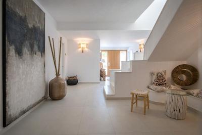 MYTHIC EXCLUSIVE RETREAT