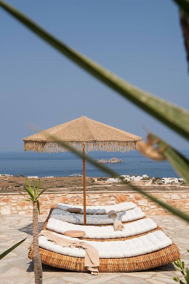 MYTHIC EXCLUSIVE RETREAT