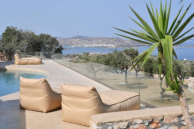 MYTHIC EXCLUSIVE RETREAT