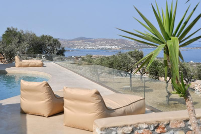 MYTHIC EXCLUSIVE RETREAT