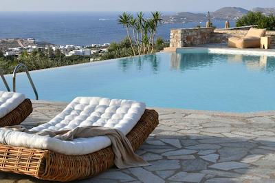 MYTHIC EXCLUSIVE RETREAT