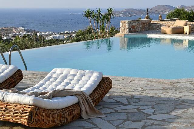 MYTHIC EXCLUSIVE RETREAT