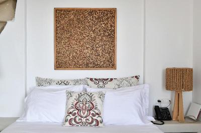 MYTHIC EXCLUSIVE RETREAT