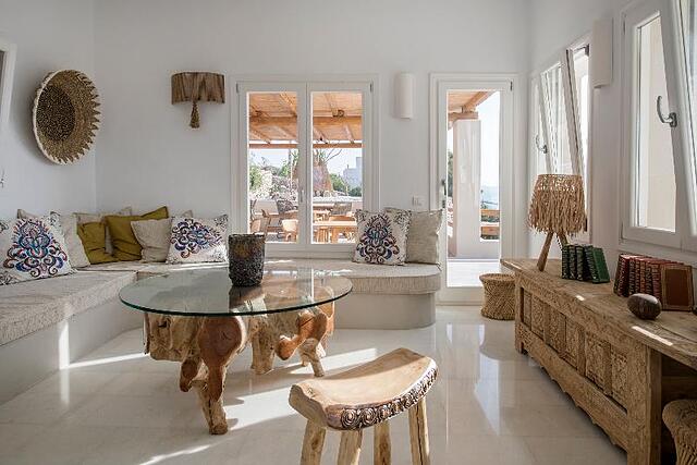 MYTHIC EXCLUSIVE RETREAT