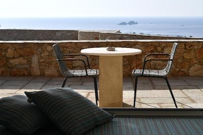 MYTHIC EXCLUSIVE RETREAT