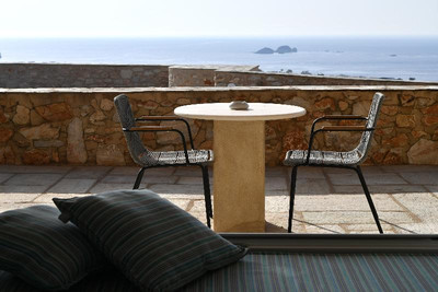 MYTHIC EXCLUSIVE RETREAT