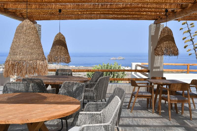 MYTHIC EXCLUSIVE RETREAT