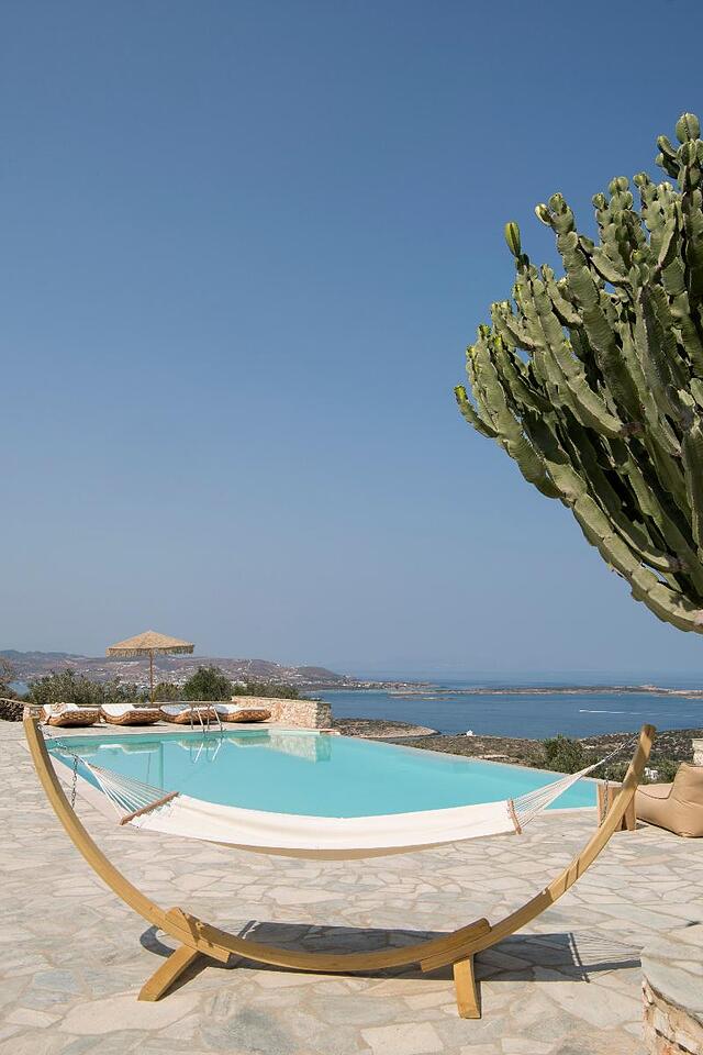 MYTHIC EXCLUSIVE RETREAT