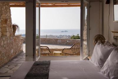 MYTHIC EXCLUSIVE RETREAT