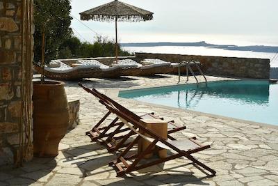 MYTHIC EXCLUSIVE RETREAT