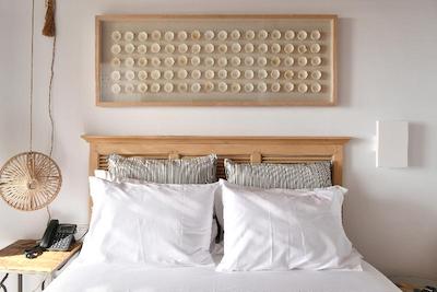 MYTHIC EXCLUSIVE RETREAT