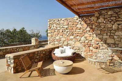 MYTHIC EXCLUSIVE RETREAT