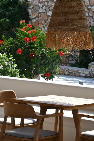 MYTHIC EXCLUSIVE RETREAT