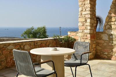 MYTHIC EXCLUSIVE RETREAT