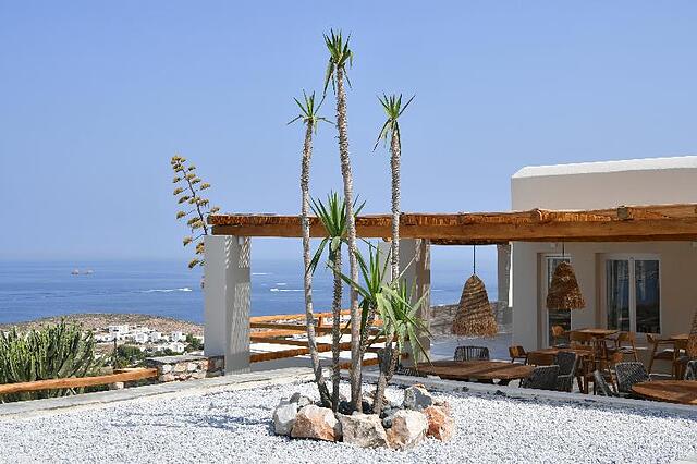 MYTHIC EXCLUSIVE RETREAT