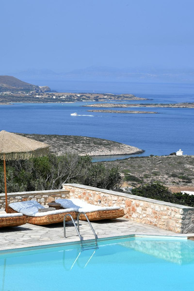 MYTHIC EXCLUSIVE RETREAT