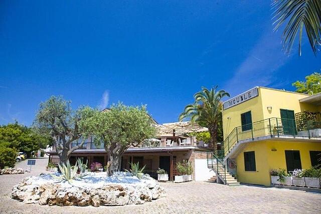 Hotel Le Cave