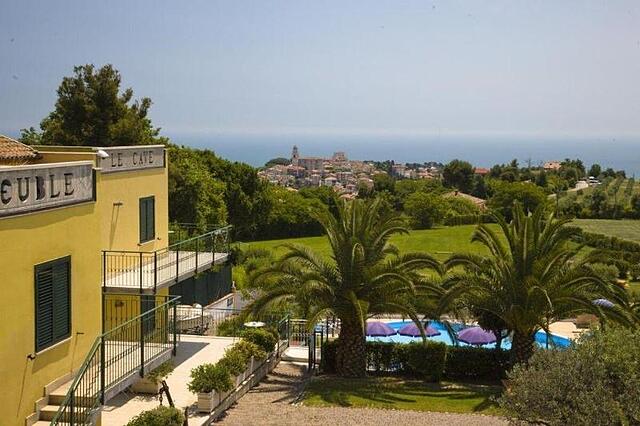Hotel Le Cave