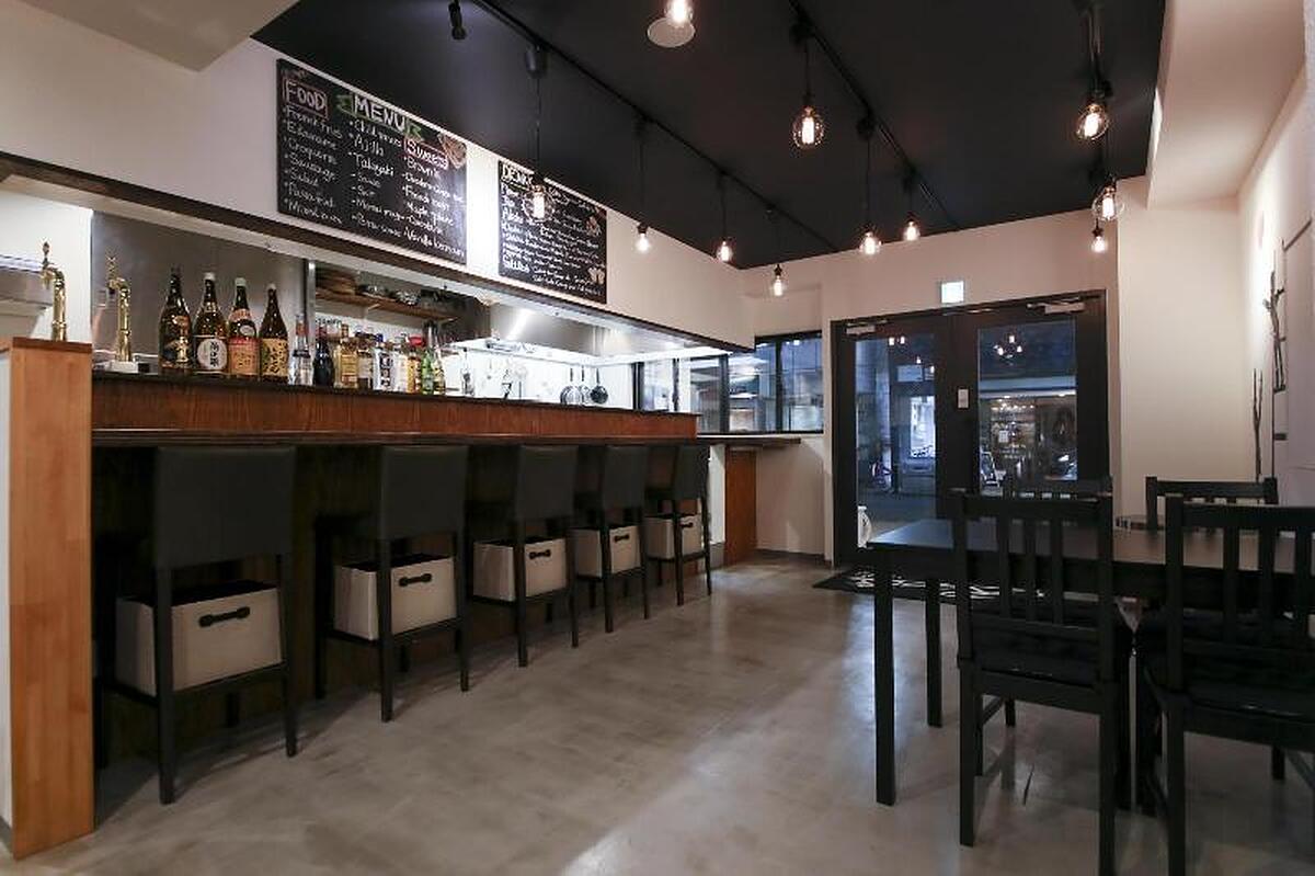 ROOTS HOSTEL