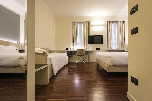 43 STATION HOTEL