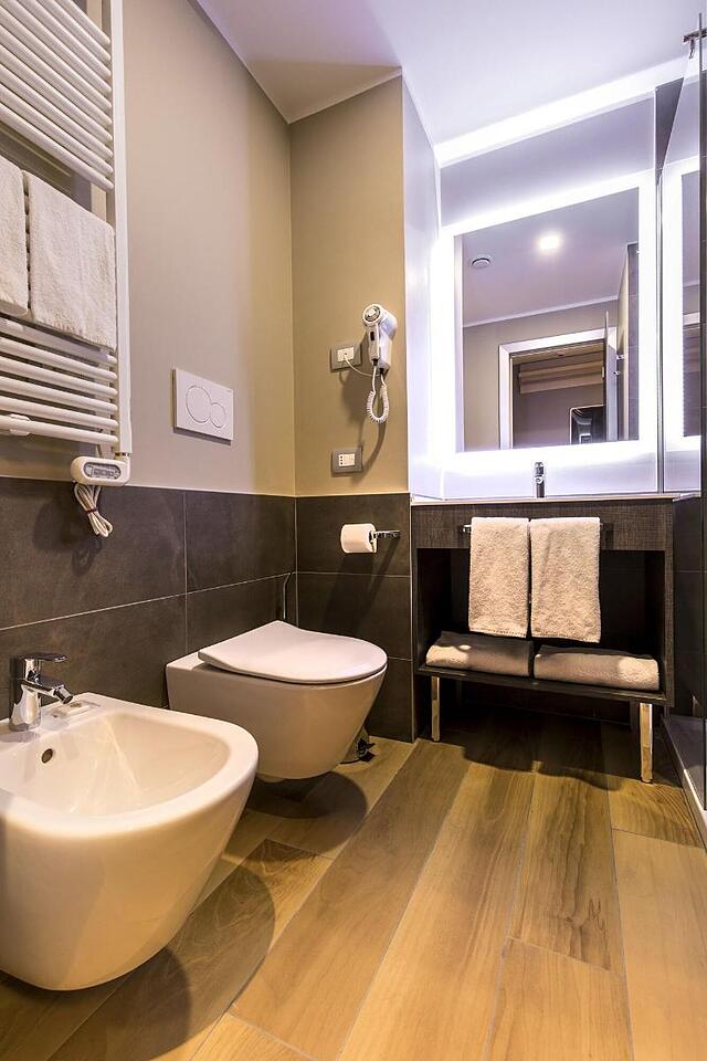 43 STATION HOTEL