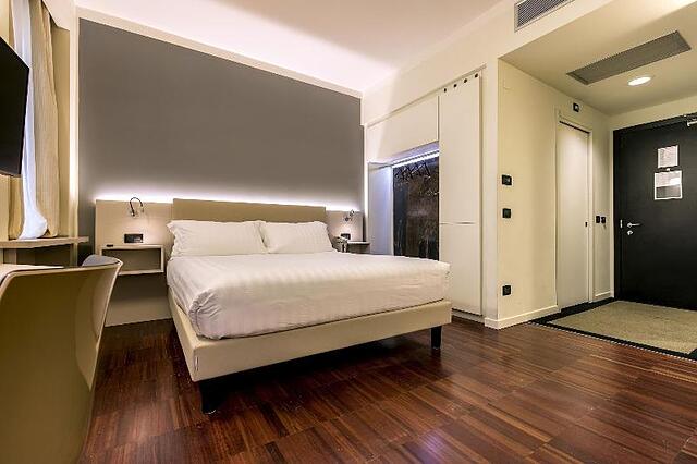 43 STATION HOTEL