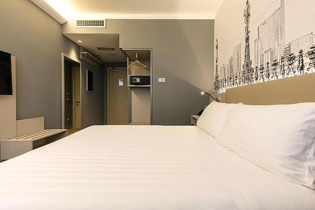 43 STATION HOTEL
