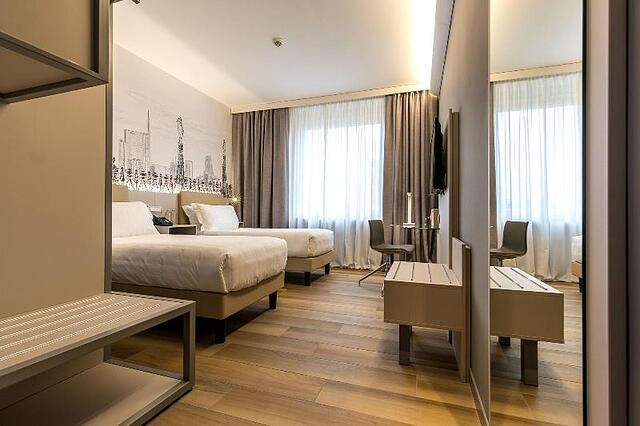 43 STATION HOTEL