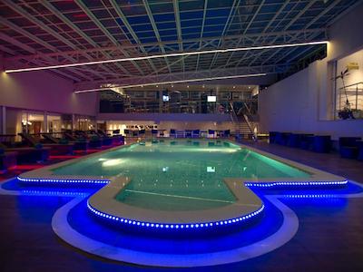 Cloud Hotel & Suites