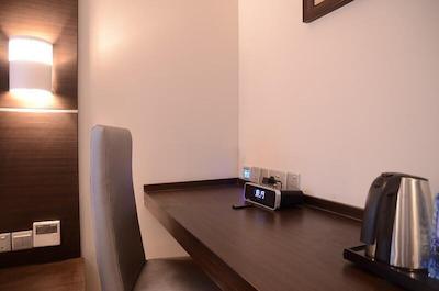 Cloud Hotel & Suites