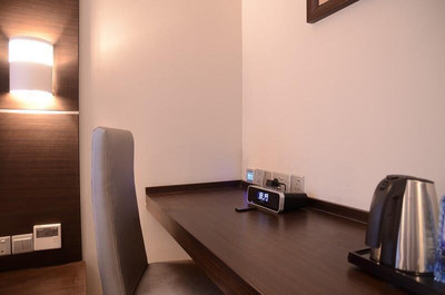 Cloud Hotel & Suites