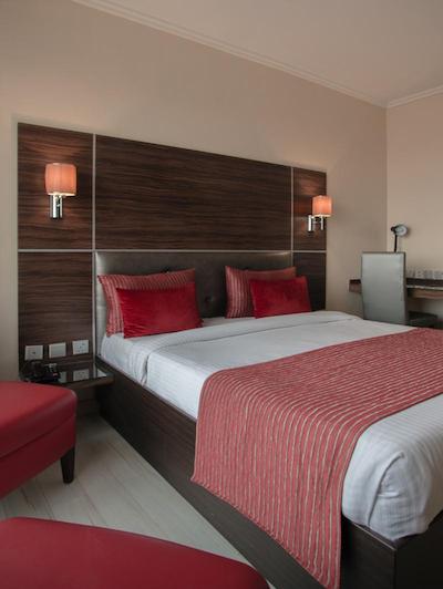 Cloud Hotel & Suites