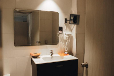 Cloud Hotel & Suites