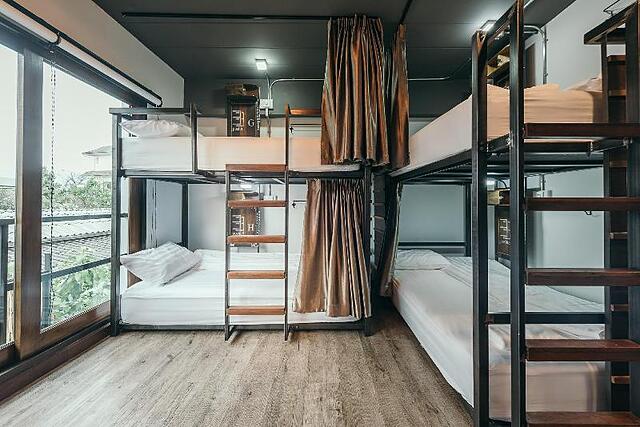 33 POSHTEL