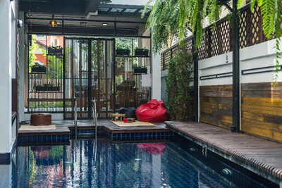 33 POSHTEL