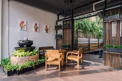 33 POSHTEL