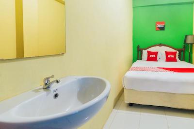 Oyo 2165 Alyah Guest House Syariah