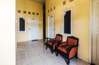 Oyo 2165 Alyah Guest House Syariah